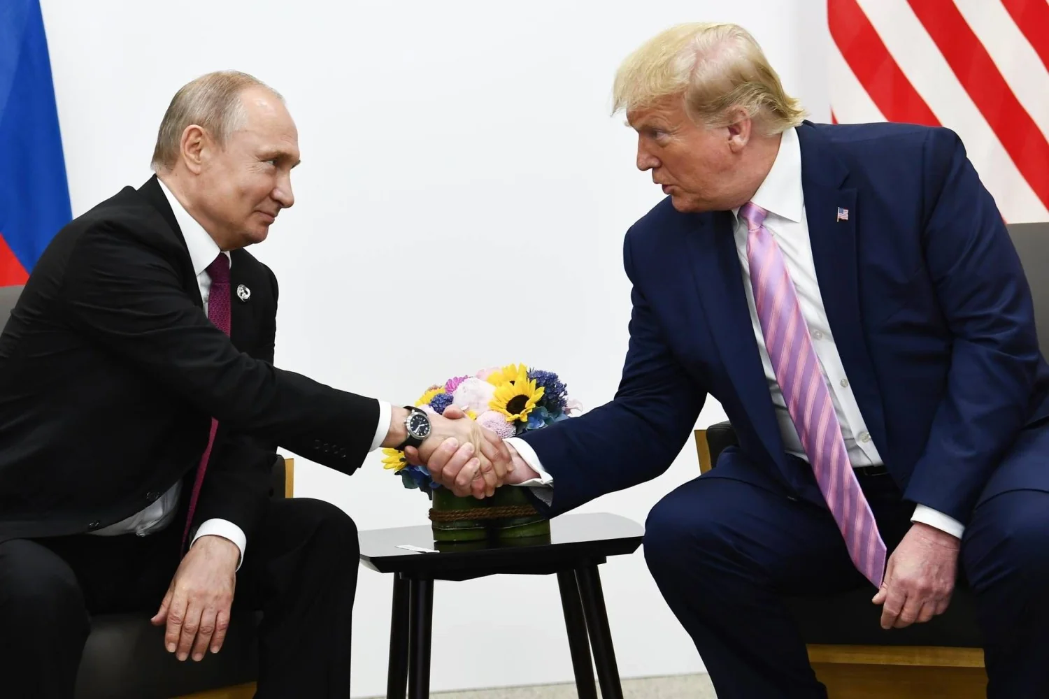 Trump anuncia acordo com Putin: Rússia fornecerá milhões de toneladas de gasóleo e suspensão de sanções até 2027