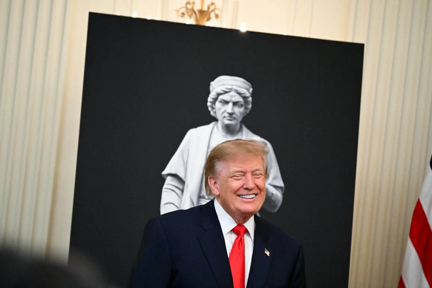 Trump celebra Cristóvão Colombo na Casa Branca para angariar voto italo-americano