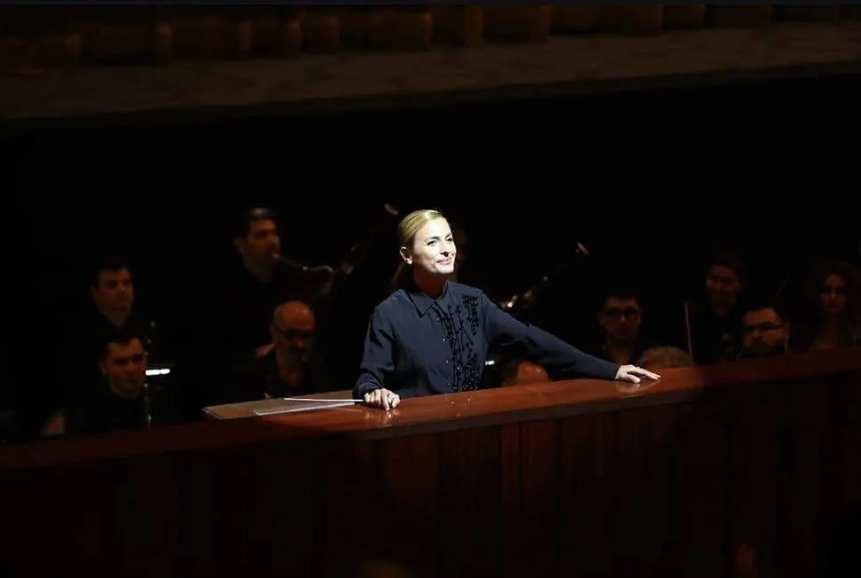 Triunfo de Turandot em Baku: Beatrice Venezi comanda espetáculo aplaudido por dez minutos