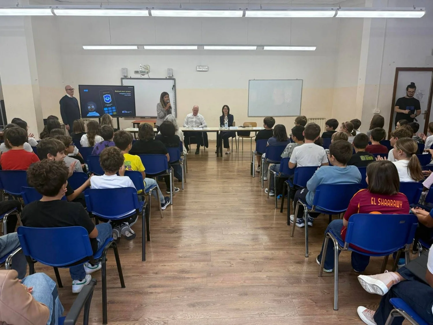 Uso consciente do digital: módulo de media literacy co-criado por alunos é apresentado em Roma