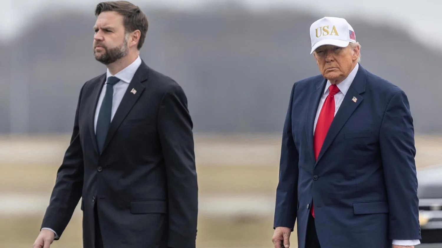 Vance: Trump não permitirá uma guerra sem fim com o Irã; pressão econômica e operações marítimas elevam tensão