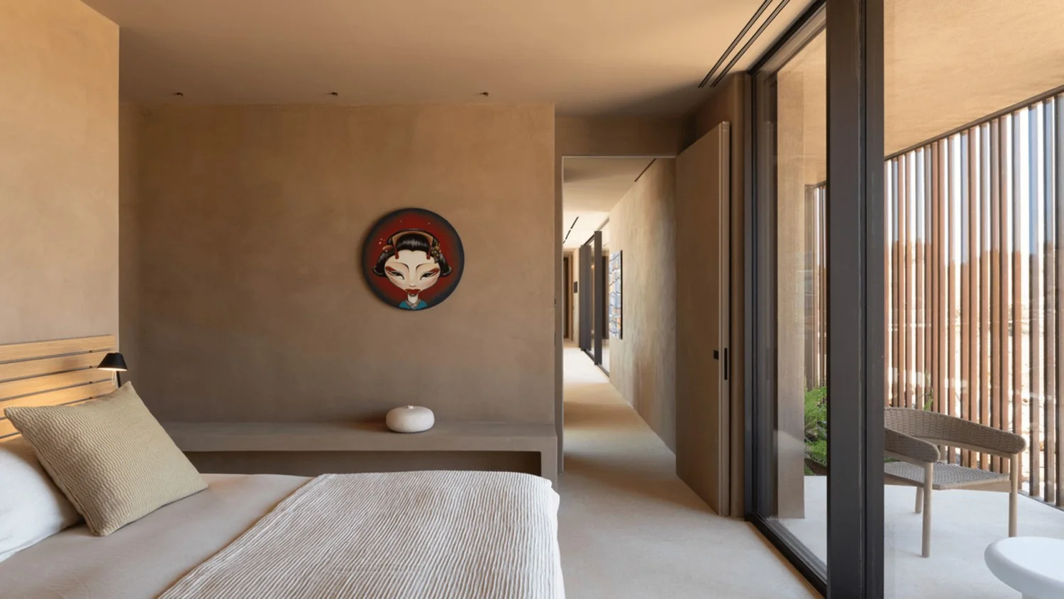 Como o interior design com peças 100% Made in Italy transforma a experiência em Villa U Mari, na Sicília