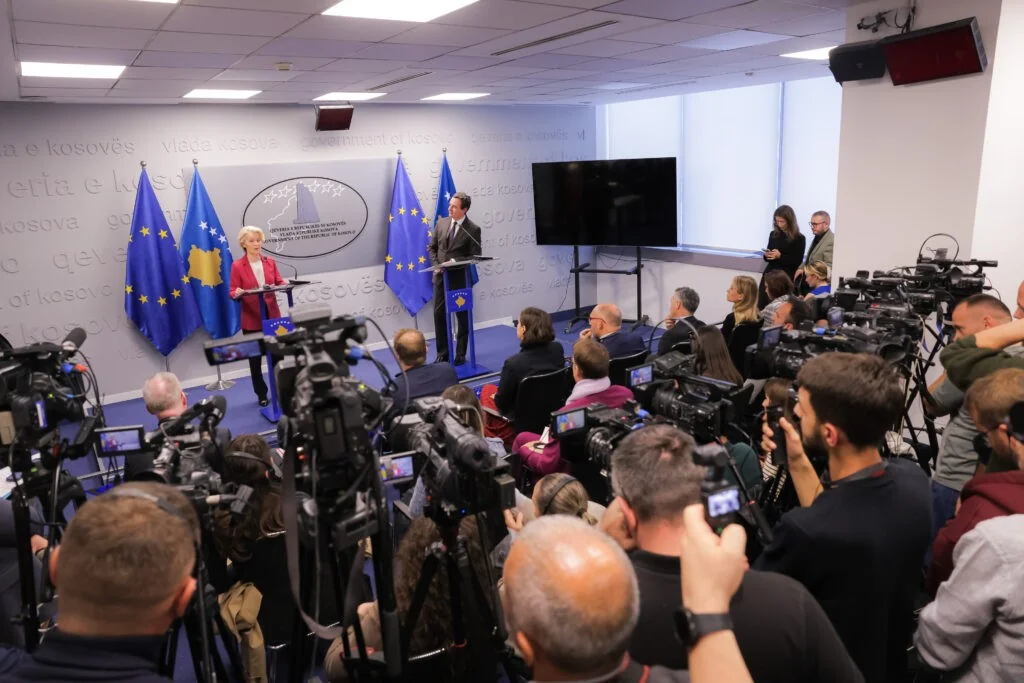 Von der Leyen reafirma apoio ao Kosovo e pede aceleração das reformas rumo à UE