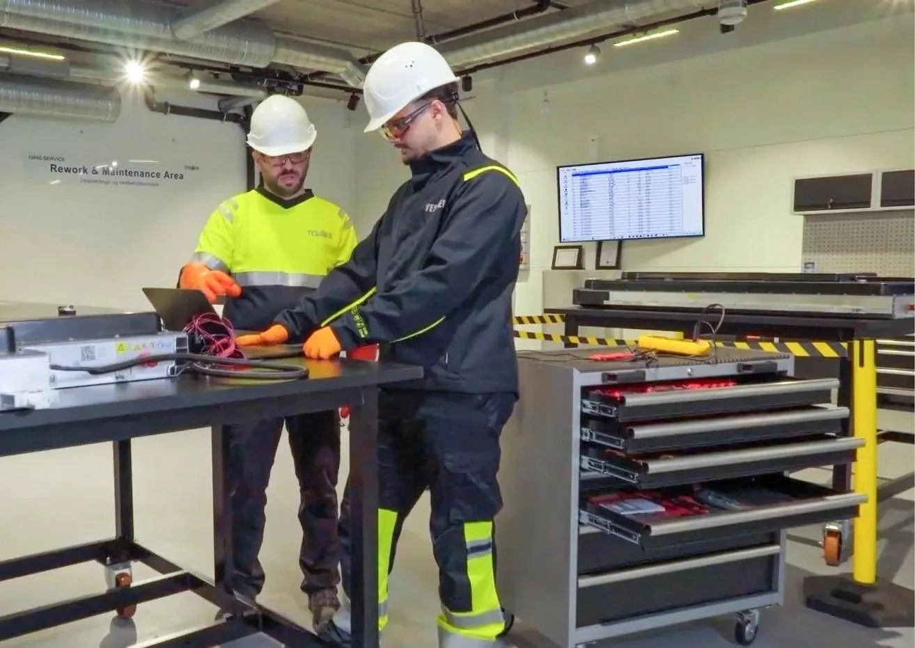 Yes‑Eu e CATL inauguram em Oslo o maior centro europeu de assistência para baterias