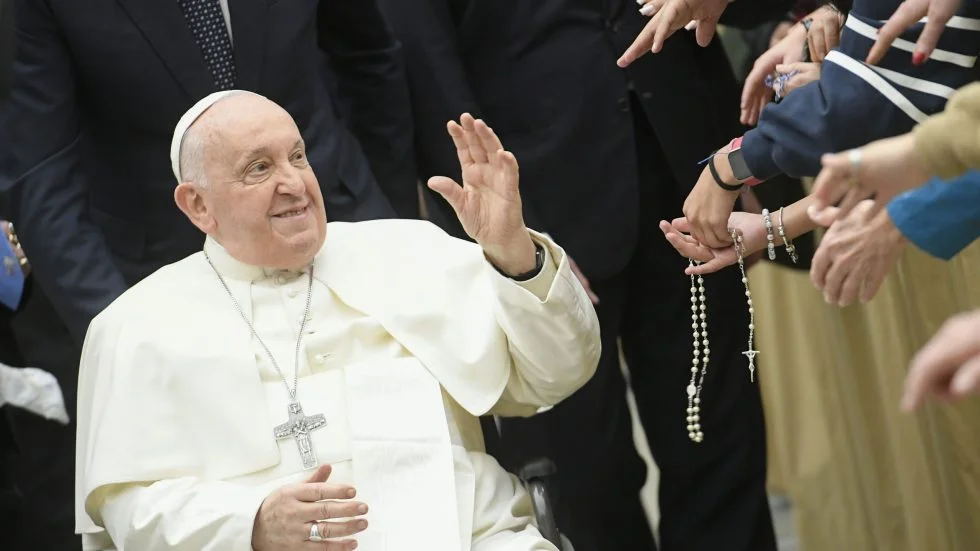 Saúde do Papa Francisco: Prognóstico Positivo, Terapia Hospitalar Continua