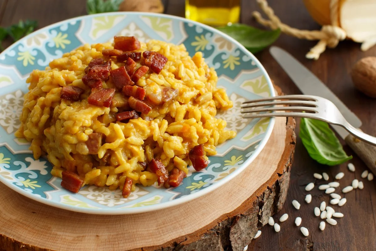 Você Sabia Que o Risoto É o Prato Queridinho dos Italianos, Superando o Macarrão? Descubra Por Quê!
