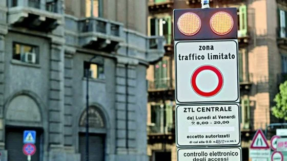 Aluguel de Carro na Itália e as ZTL: O Que Você Precisa Saber Antes de Dirigir