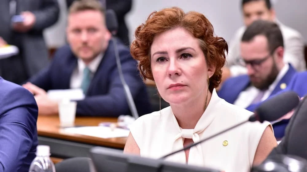 Interpol Diz que Cidadania Italiana Não Impede Inclusão de Zambelli em Lista de Procurados