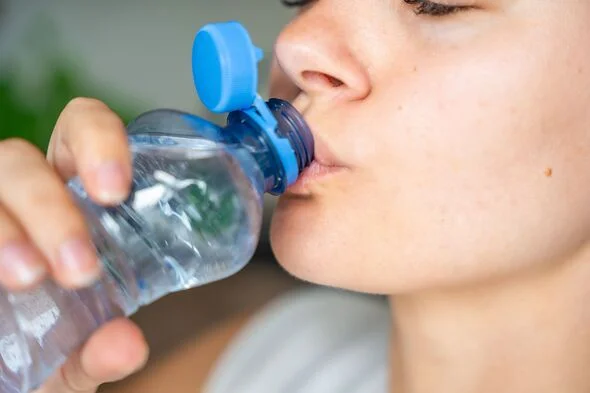 Sustentabilidade: Tampas Presas nas Garrafas? Entenda a Nova Regra na Europa