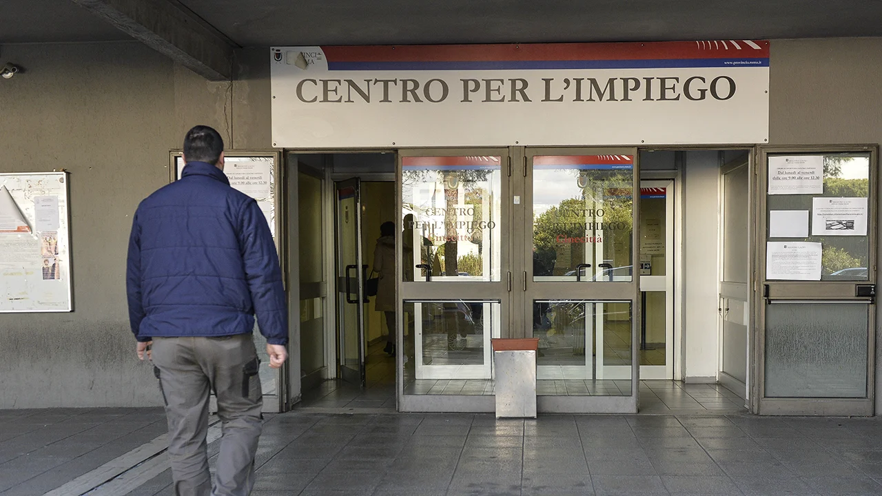 O Que É e Como Obter a Attestazione di Disoccupazione na Itália