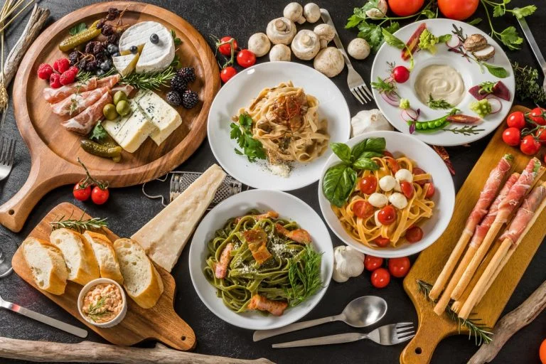 Antipasto, Primo e Secondo: Entenda a Ordem das Refeições