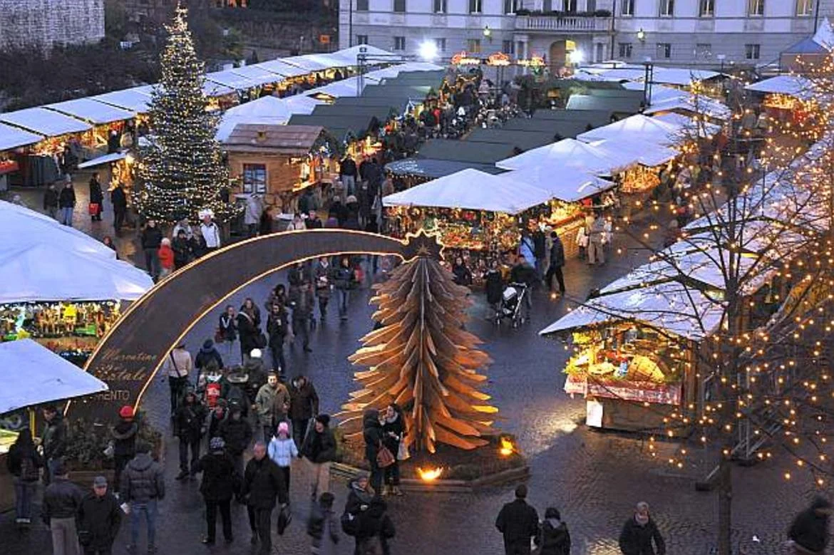 O encanto dos Mercatini di Natale na Itália em 2025: Onde ir e o que esperar