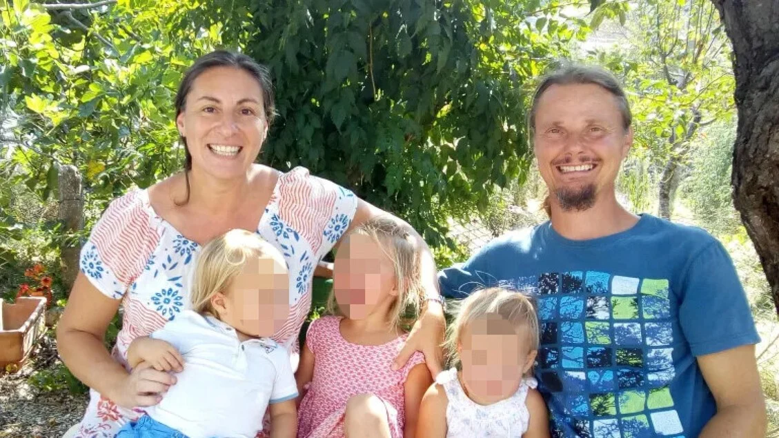 Tribunal de Menores mantém crianças da família de Palmoli em casa família e exige avaliação psicodiagnóstica dos pais