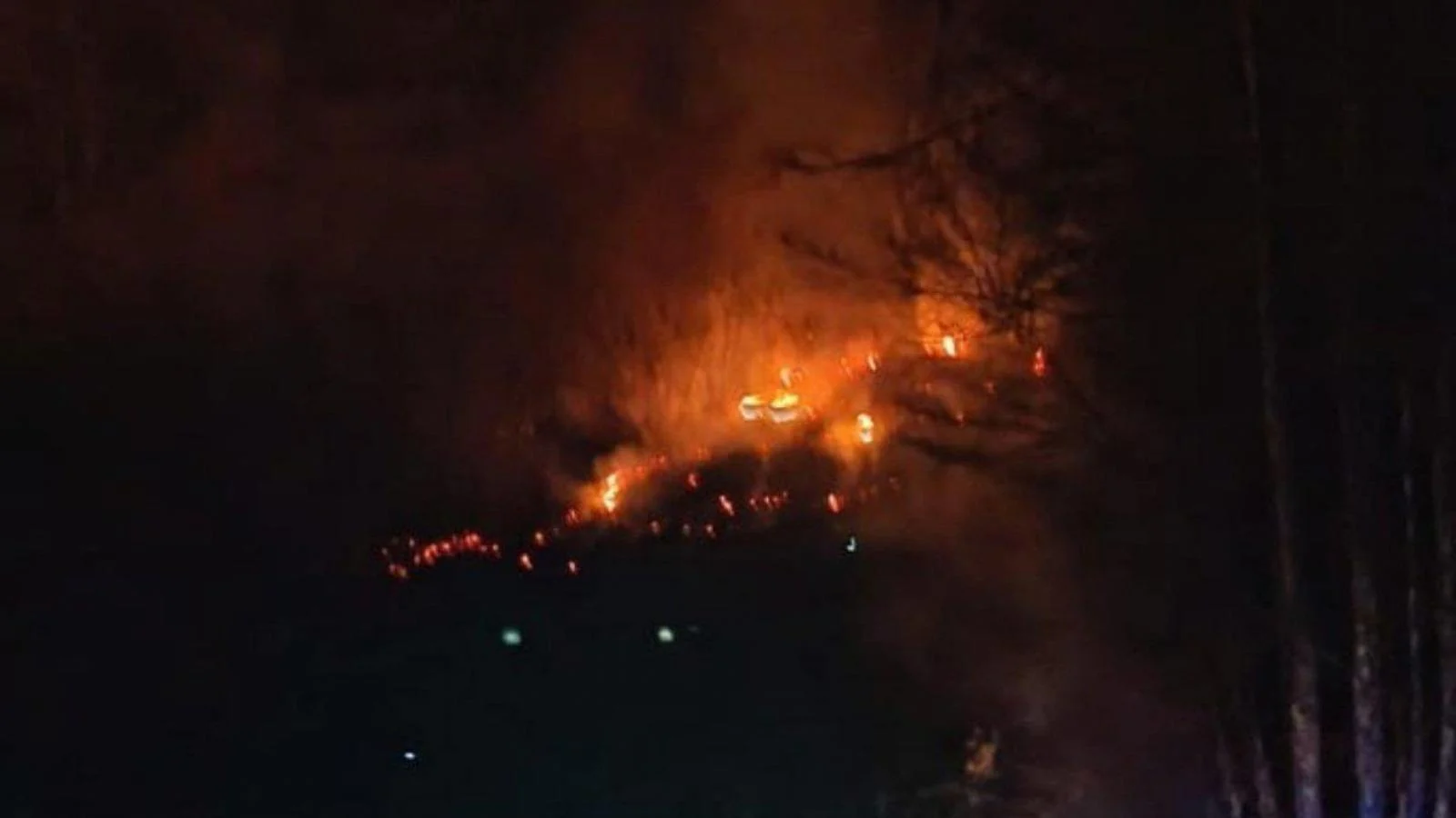 Incêndio em Buttea (Lauco) atinge cerca de 10 hectares; equipes atuaram durante a noite
