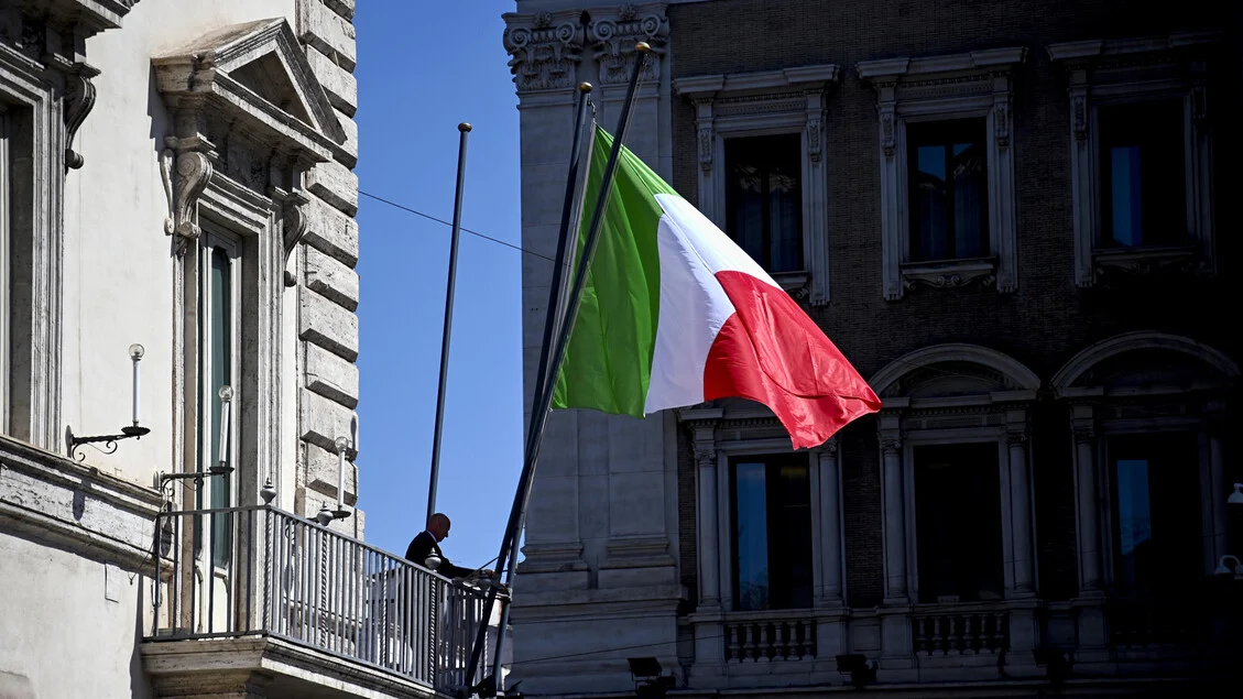 Mattarella reafirma: Tricolore simboliza unidade, liberdade, democracia e coesão social