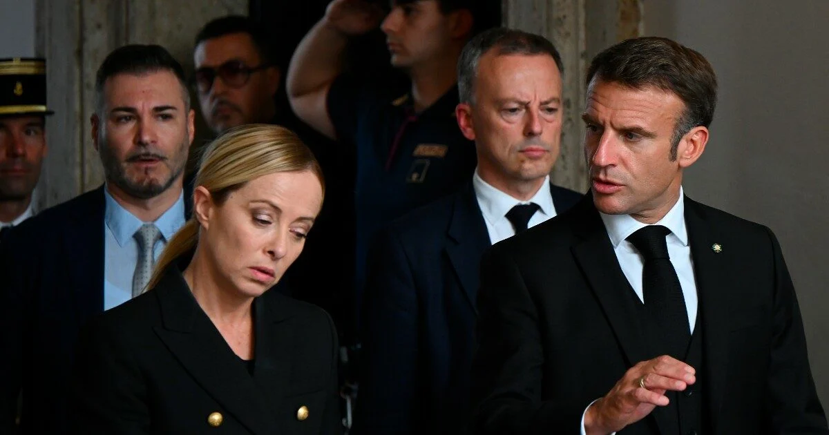Meloni assina acordo Mercosul e neutraliza veto de Macron; agricultores seguem contra o tratado