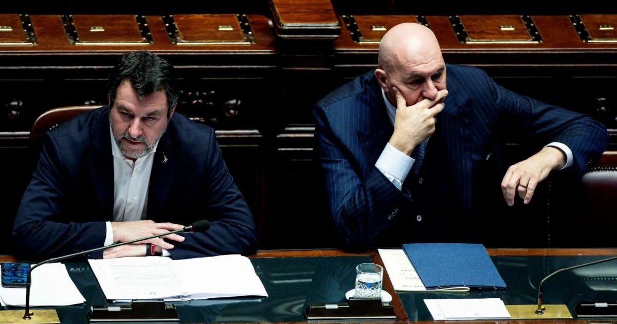Parlamento aprova resolução da direita sobre a Ucrânia: mais ajuda civil, 'equipamentos' e maior papel do Parlamento
