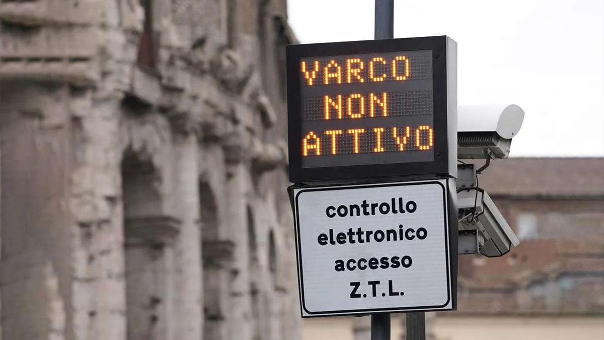 Além da ZTL: Roma adota limite de 30 km/h no centro histórico a partir de 15 de janeiro