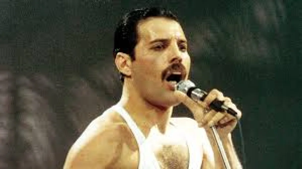 Morre Bibi, a suposta filha de Freddie Mercury, aos 48 anos por cordoma