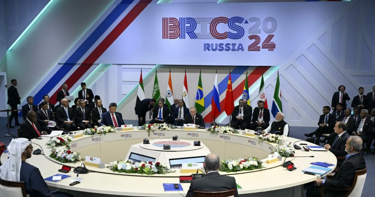 Quem perde com a queda do regime no Irã: interesses da China, Índia e Rússia no tabuleiro geopolítico