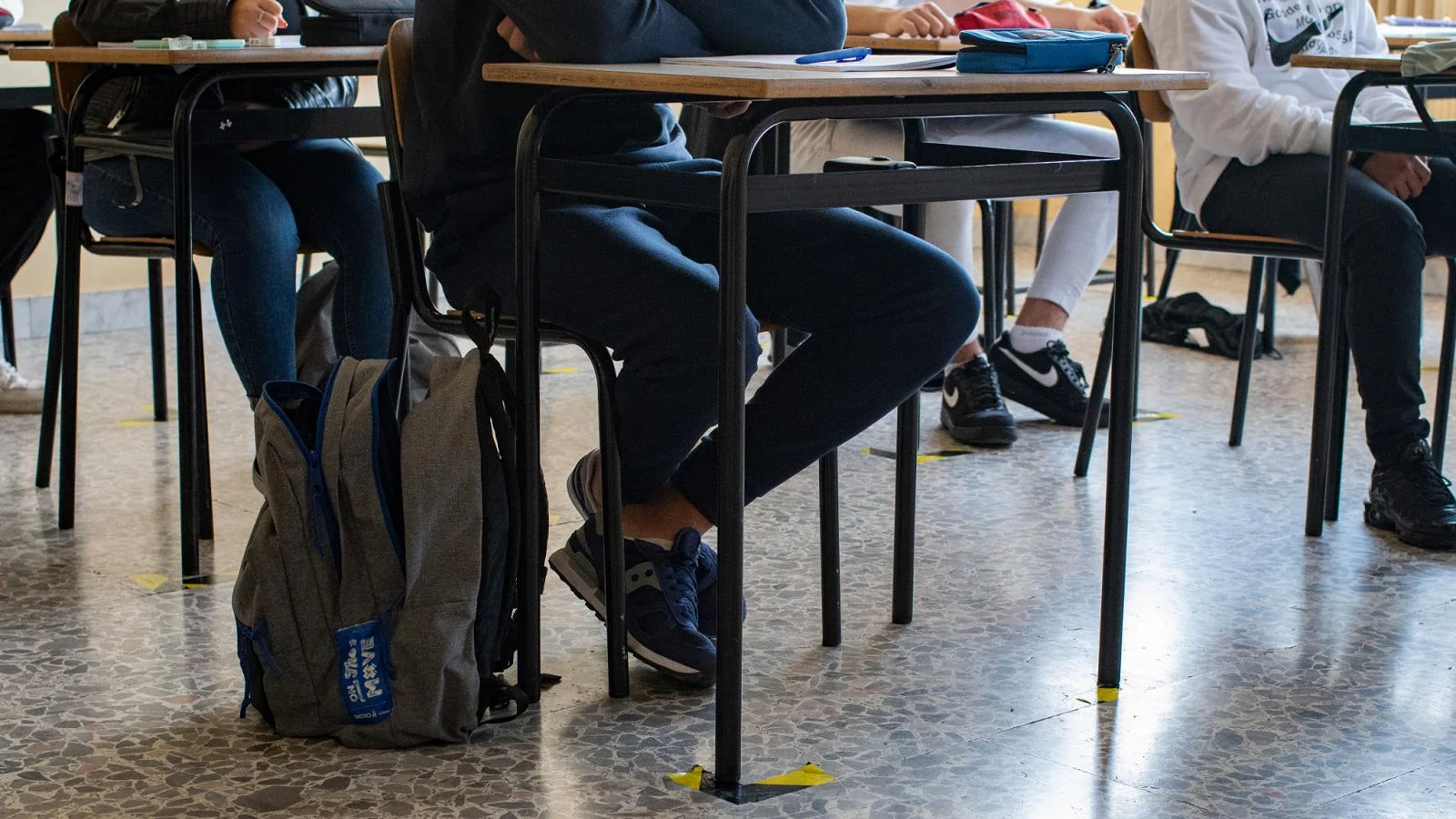 Em Siena, aparece e é removida 'lista de estupros' nos banheiros de um liceu; autoridades condenam