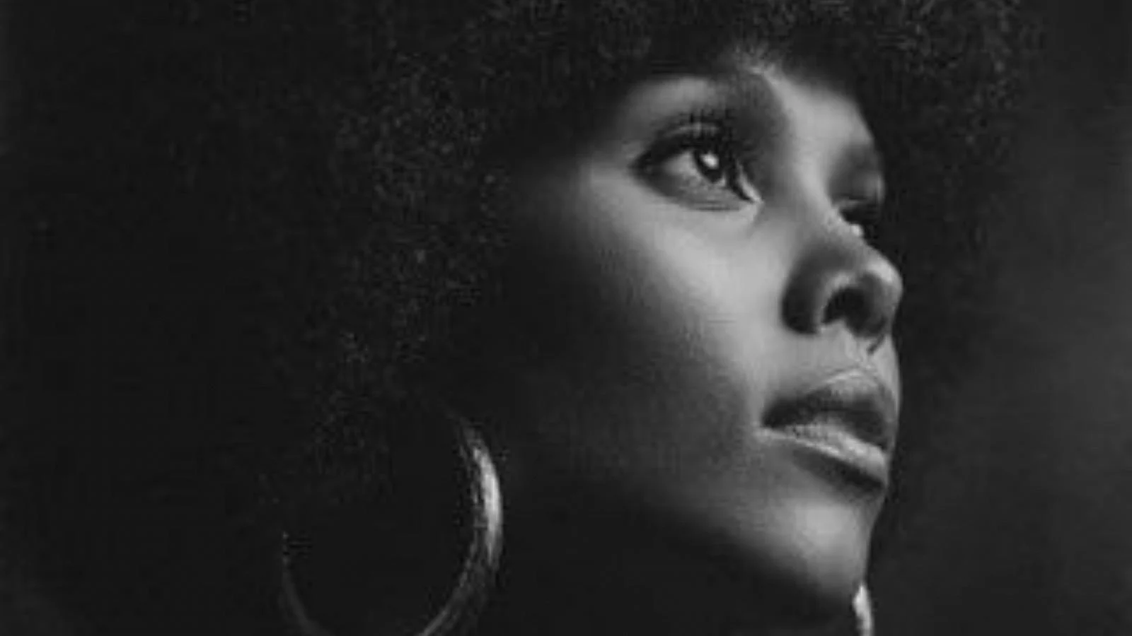 O caso Sienna Rose: milhões de streams e a suspeita de uma cantora gerada por IA