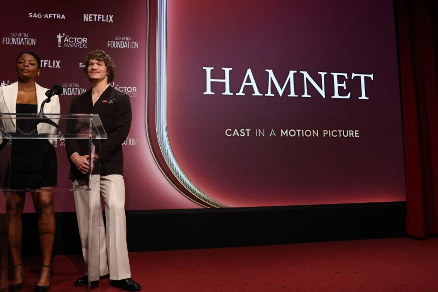 Hamnet vence o Golden Globe e se firma como favorita rumo ao Oscar