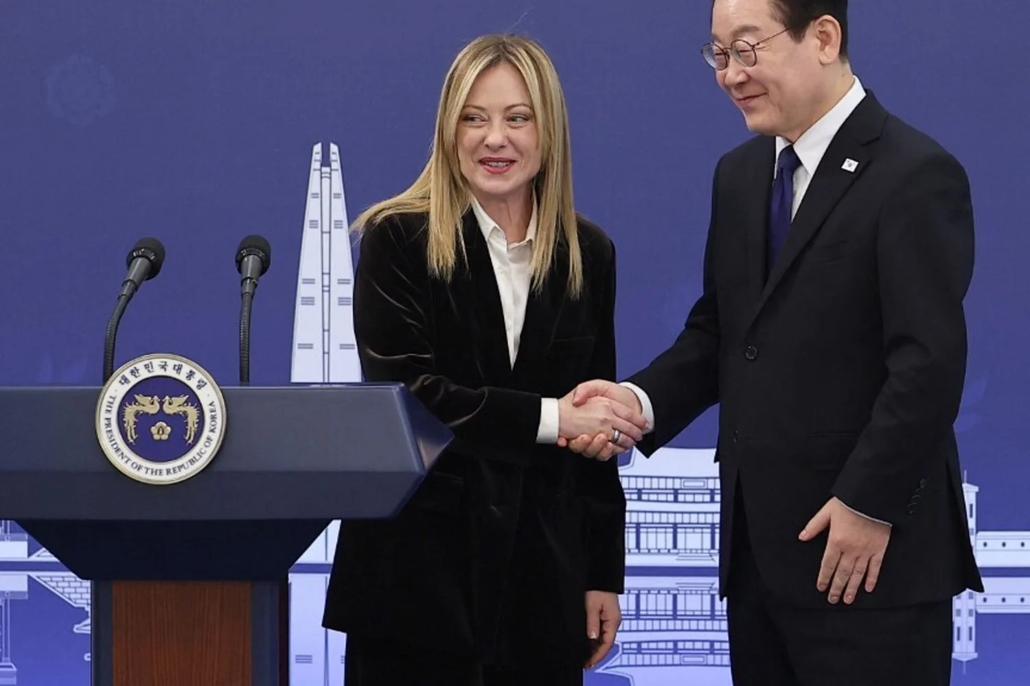 Meloni em Seul: Itália e Coreia reforçam parceria estratégica entre economia e segurança