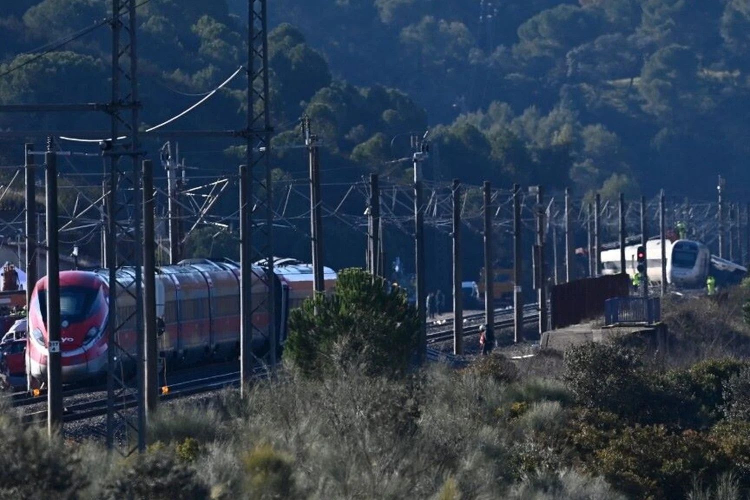 Novo descarrilamento na Catalunha: motorista morto e pelo menos 15 feridos perto de Barcelona