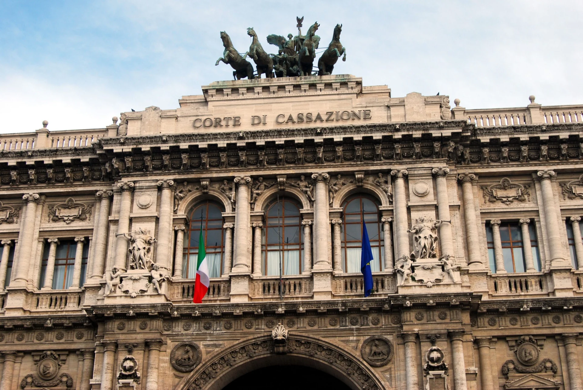 Centralização em Roma: Nova Reforma Pode Levar Milhares de Casos aos Tribunais Italianos, Alertam Advogados