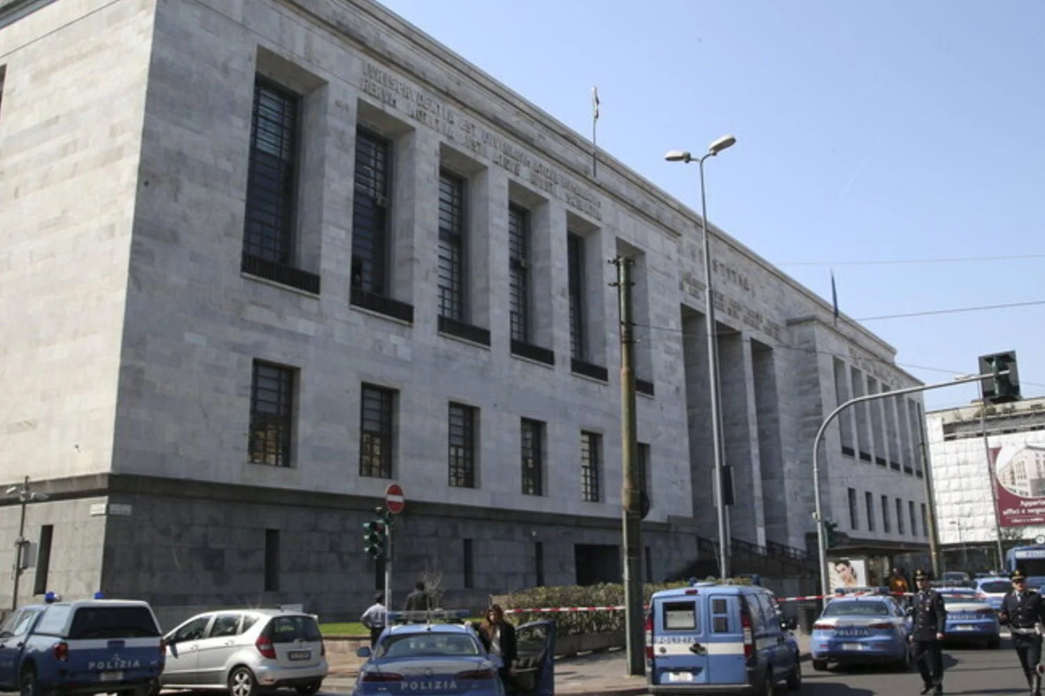 Rascunho de sentença encontrado na mesa dos juízes provoca pedido de recusa em processo por violência contra menor