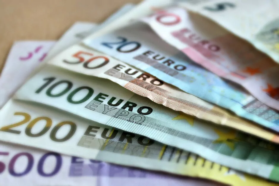 Mercado de Trabalho: Diferenças Salariais entre Regiões Italianas