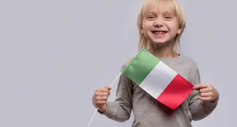 Itália isenta taxa de 250 euros para cidadania de filhos menores nascidos após maio de 2025