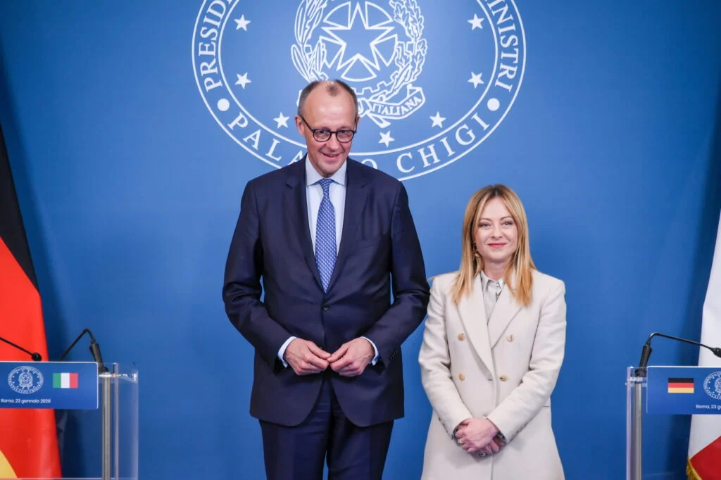 Meloni e Merz articulam redução da burocracia da UE e novo alinhamento italo-alemão