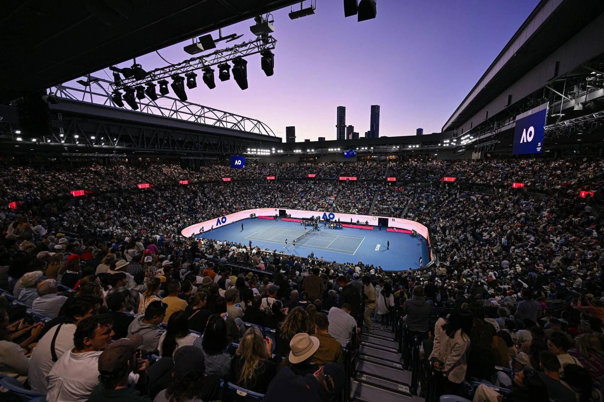 Australian Open 2026: jogo Alcaraz x Paul é interrompido por malore nas arquibancadas