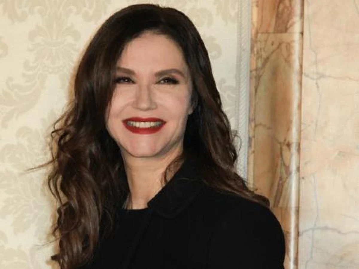 Alessandra Martines revela: filha venceu linfoma, encontrou fé e estuda teologia