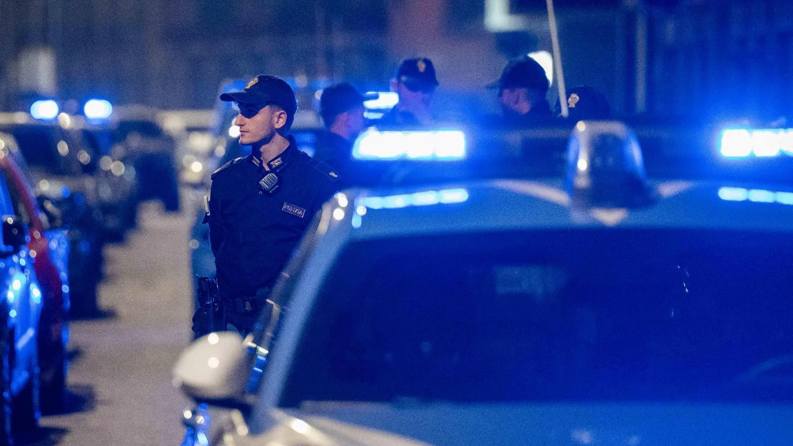 Tiroteio em Milão: jovem de 20 anos é morto por agentes à paisana na via Giuseppe Impastato