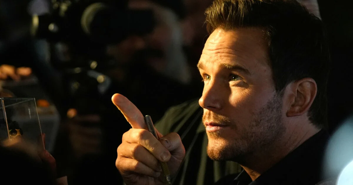 Chris Pratt alerta: exposição de crianças às redes sociais aumenta ansiedade e autolesionismo