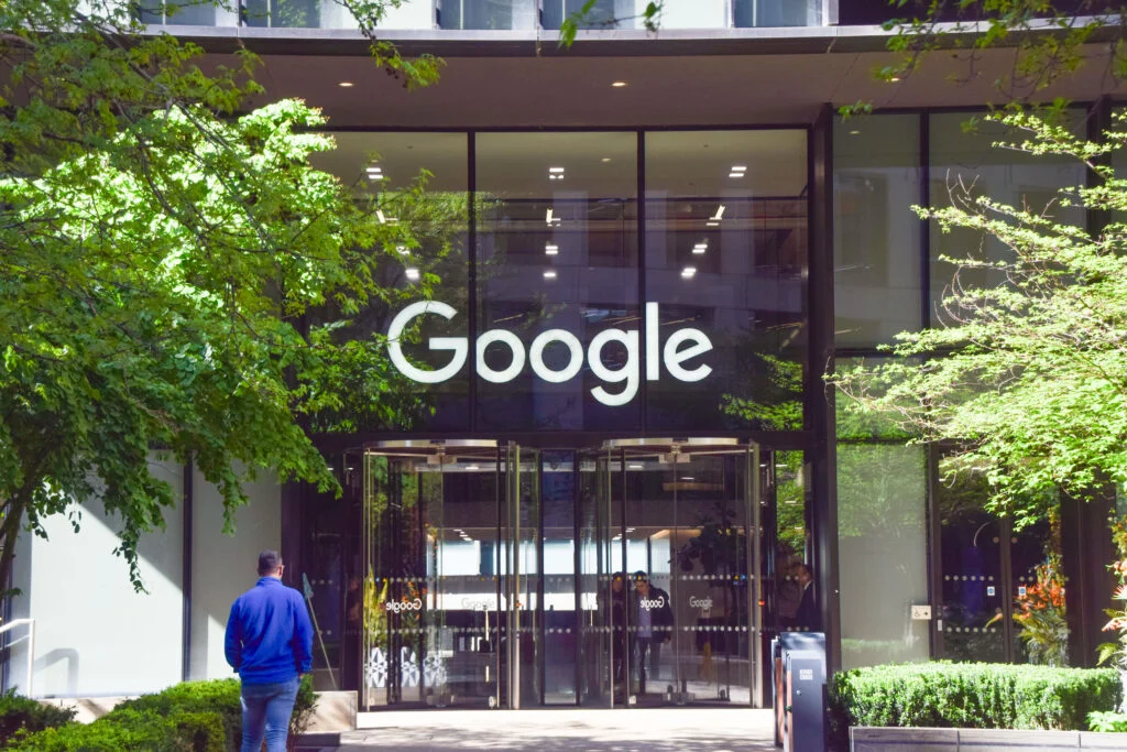 UE inicia dois procedimentos para orientar Google sobre cumprimento do DMA