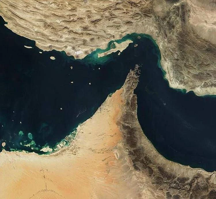 Tensão no Estreito de Hormuz: o papel do Irã e os riscos para a segurança energética global