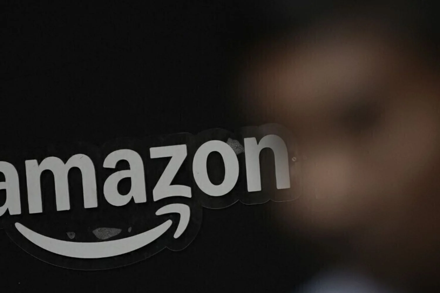 Amazon anuncia corte de 16.000 postos de trabalho em nova reestruturação global