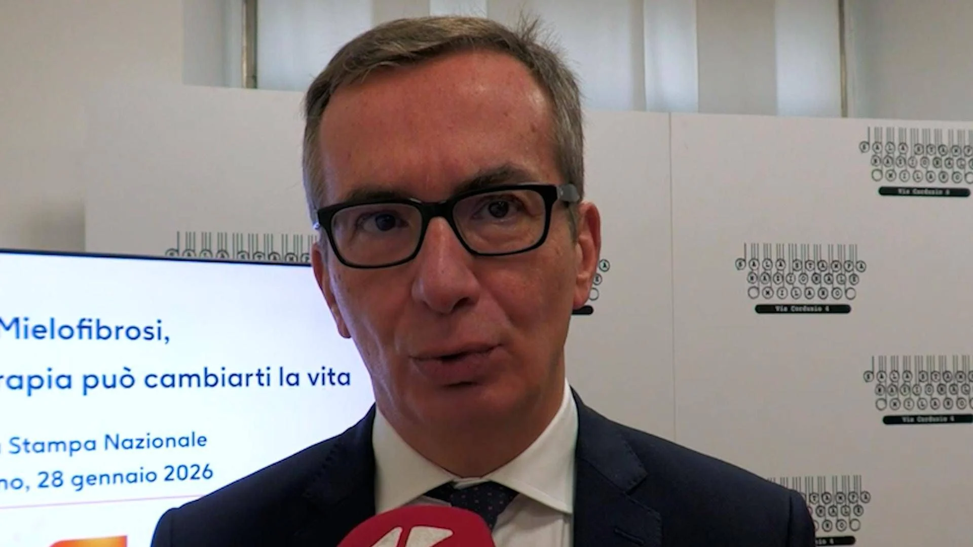 Momelotinib melhora níveis de hemoglobina em mielofibrose, diz hematologista Passamonti
