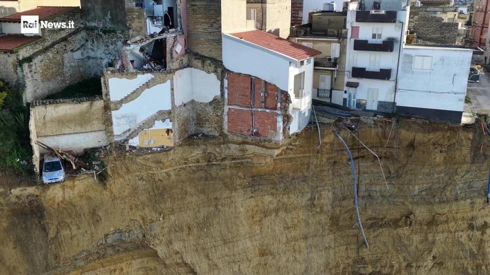 Alerta amarelo em Niscemi: investigação por desastre culposo, apoio da Anci Sicilia e promessa de suspensão de pagamentos por Musumeci