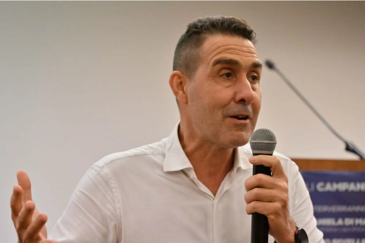 Lega busca evitar racha com o general Vannacci após depósito do símbolo