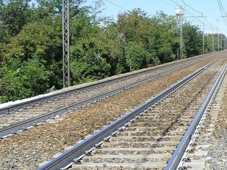 Trens: atrasos e suspensões em Milão-Bérgamo, Battipaglia-Potenza e Caserta-Salerno