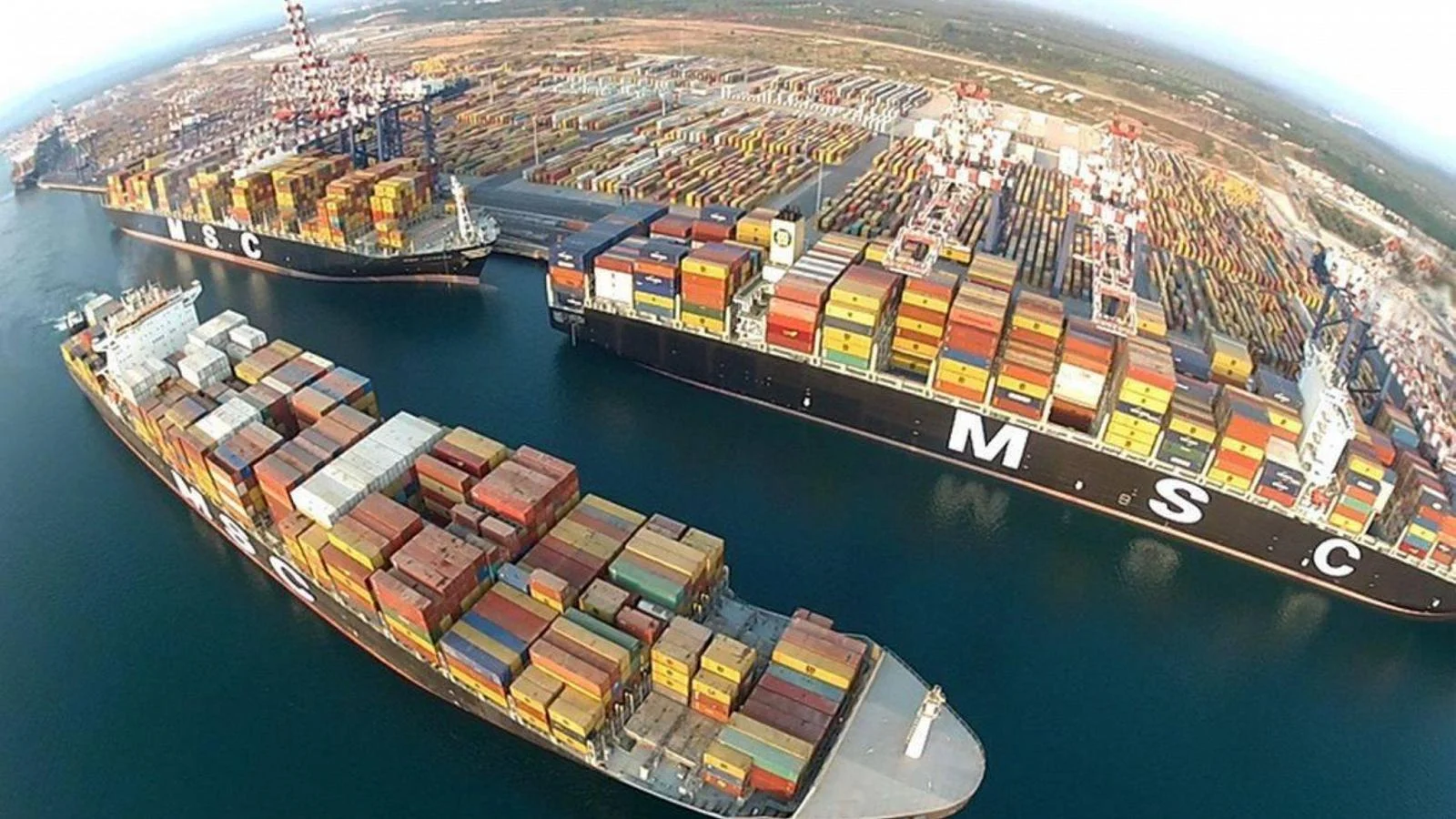 Comércio da Itália com países extra‑UE acelera em dezembro de 2025, diz Istat