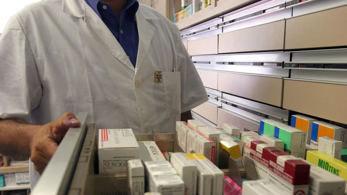 Burocracia e comunicações lentas: Regiões italianas enfrentam entraves no acesso aos medicamentos